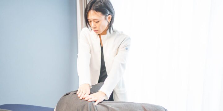 太もも外側の張りと腰痛｜大腿筋膜張筋へのマッサージの画像