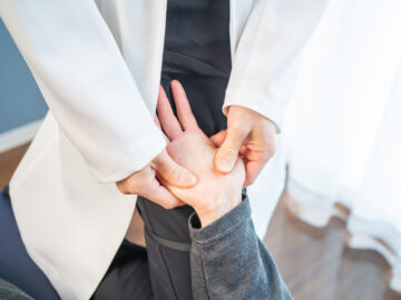 手のひらマッサージ