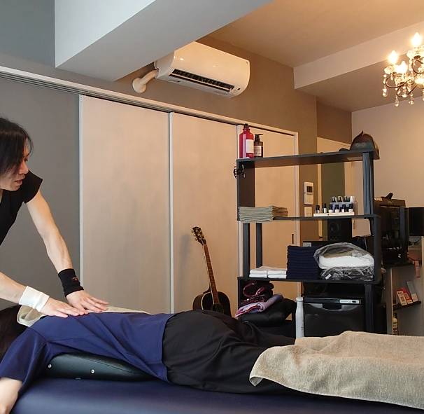 肩こりに効くツボで巡り改善！マッサージ法の画像