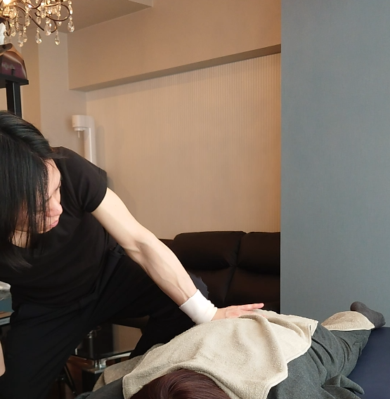 栄・マッサージ｜大腿筋膜張筋